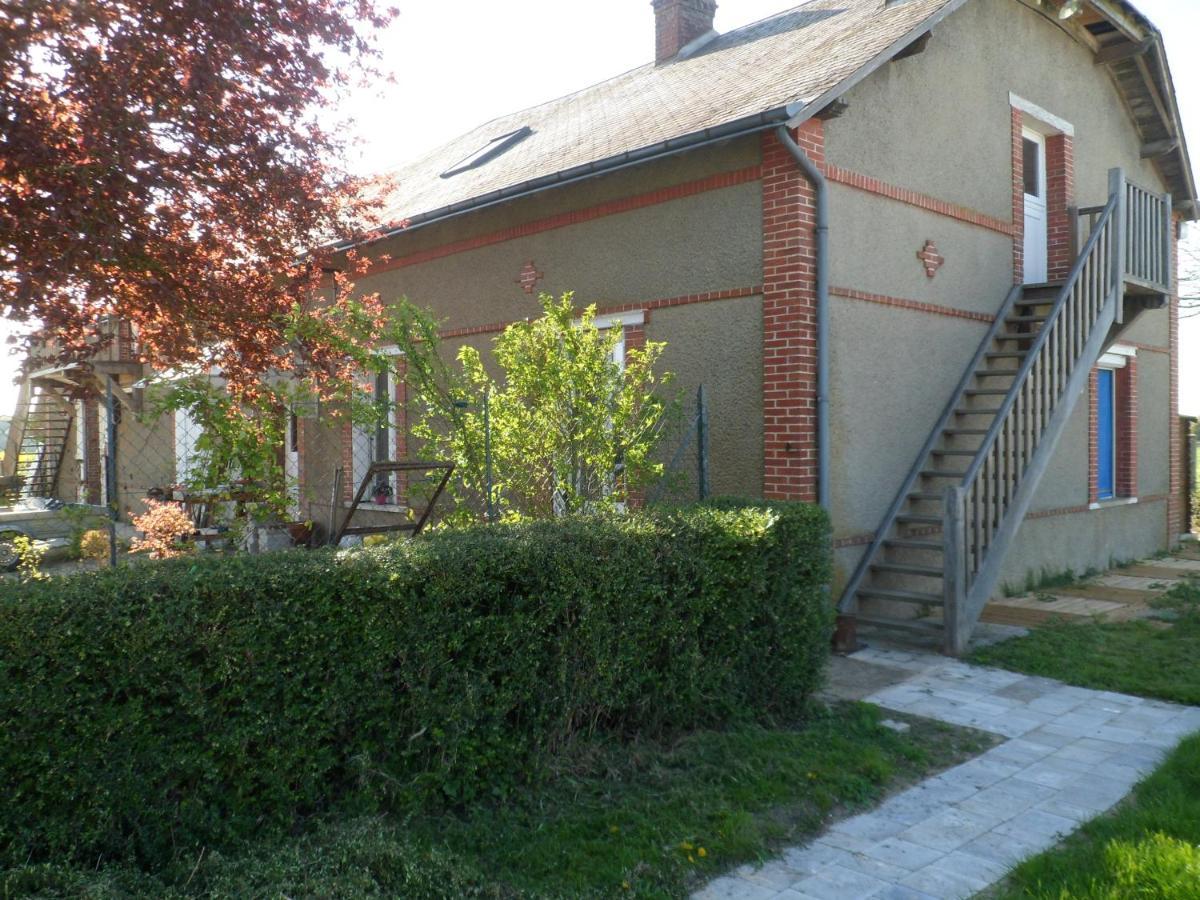 Saint-Hilaire-la-Gravelle L'Etape De St Hilaire La Gravelle Bed & Breakfast エクステリア 写真
